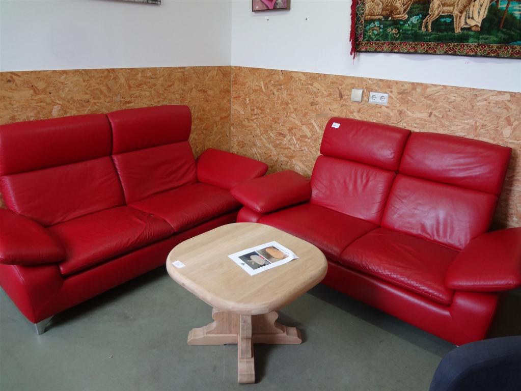 (20588) Rote Couch, 120,- €