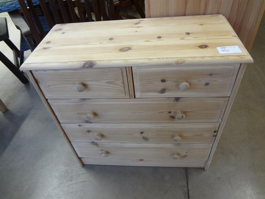 (20606) Kommode klein, 45,- €