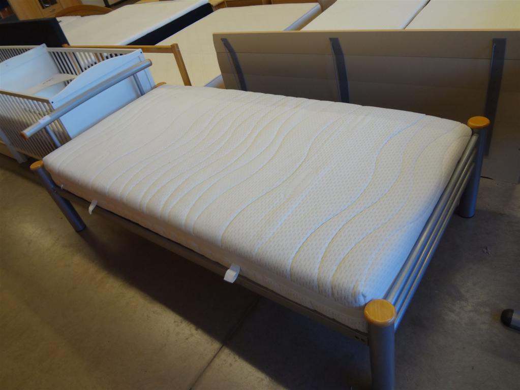(20624) Bett komplett, 90,- €