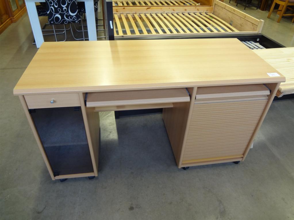 (19857) Schreibtisch, 80,- €