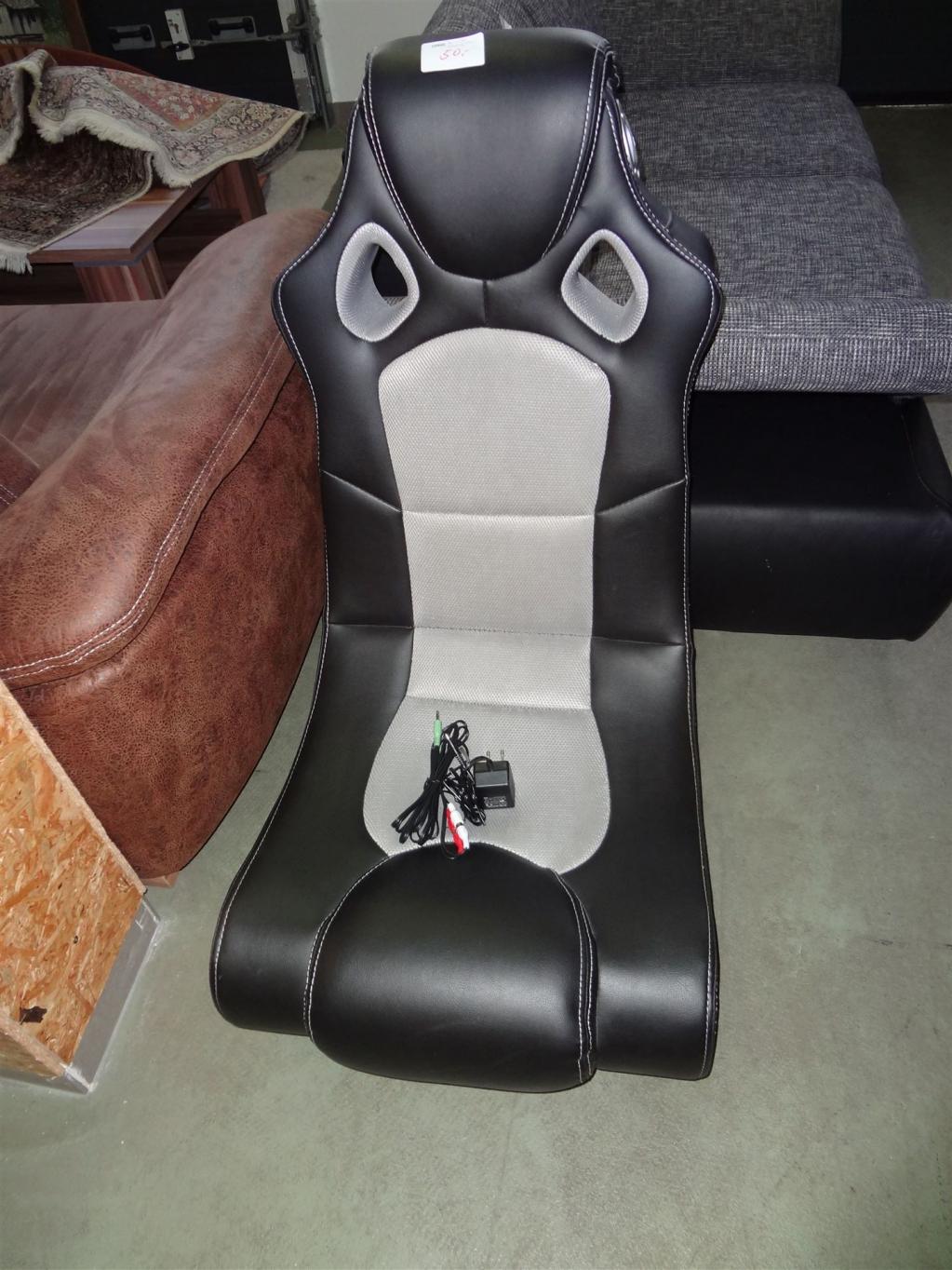 (19945) Gaming-Sessel, 50,- €