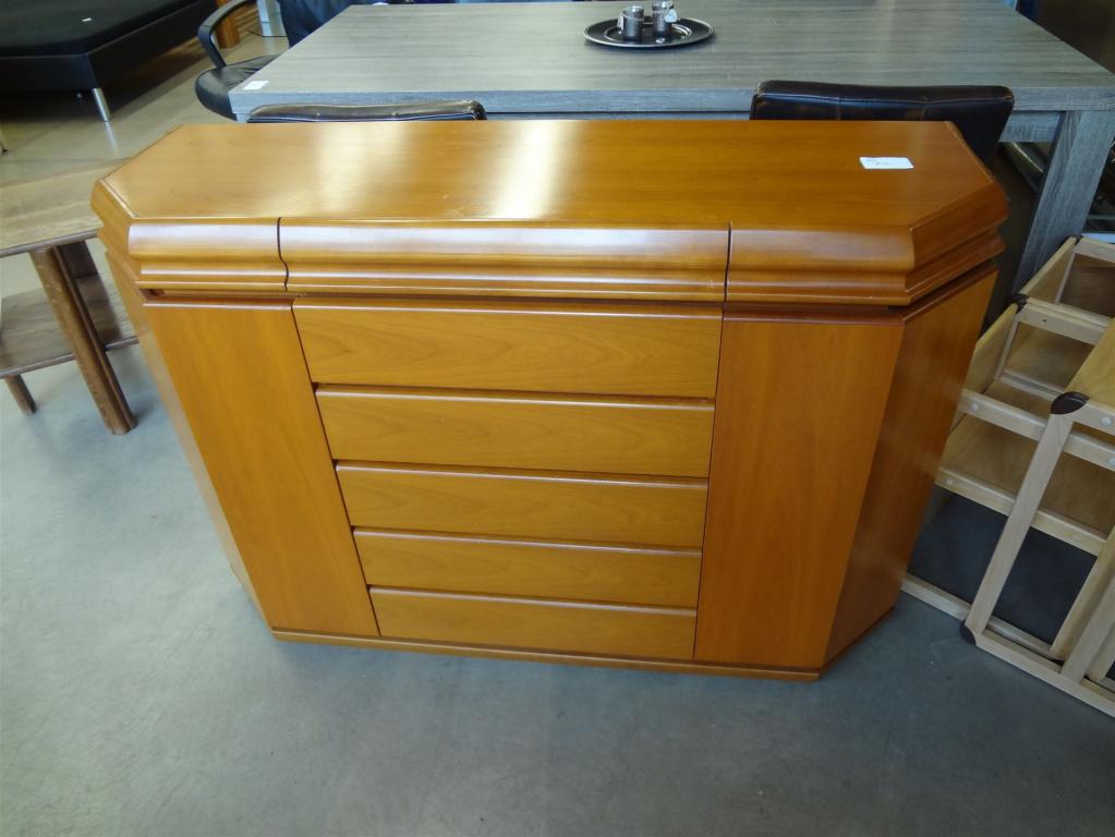 (20023) Kommode, 70,- €