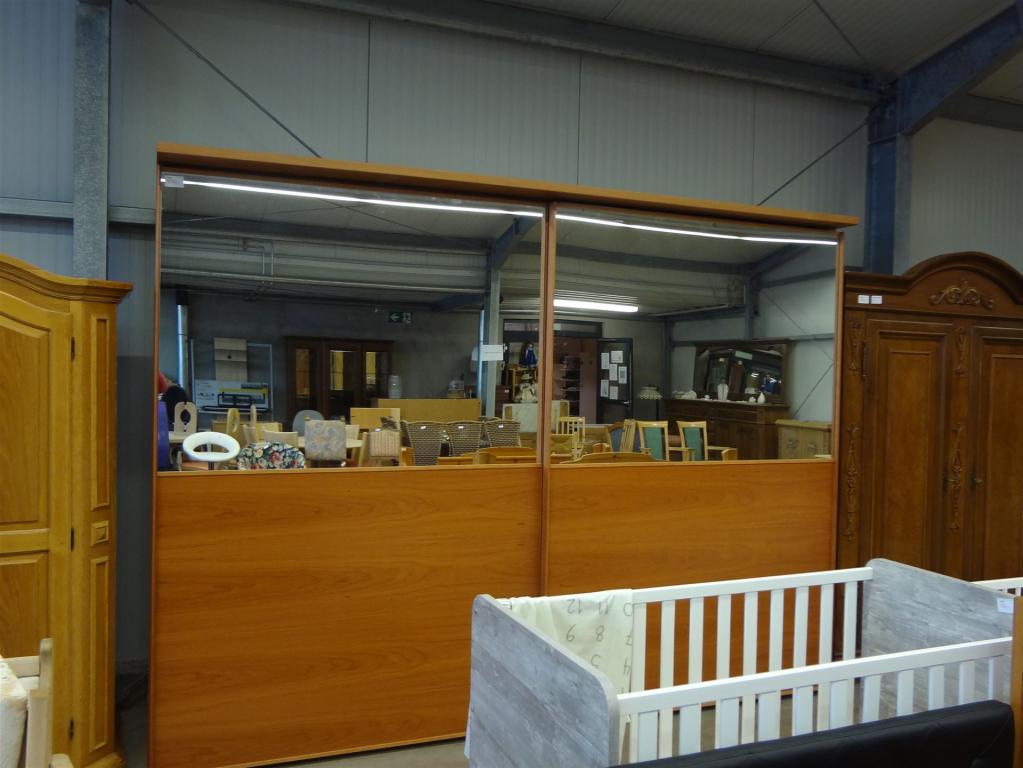 (20020) Kleiderschrank, 350,- €