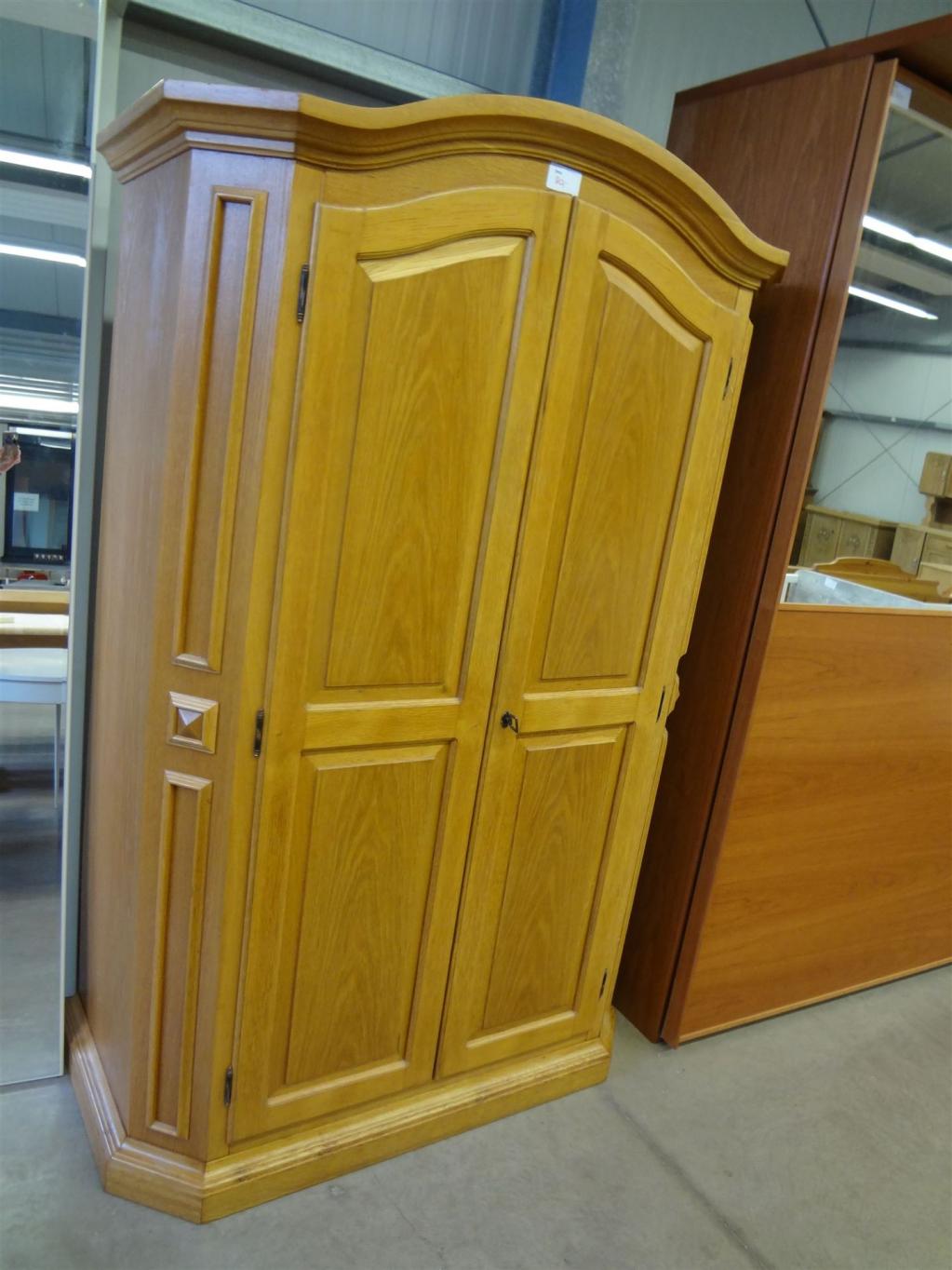 (20025) Dielenschrank, 80,- €