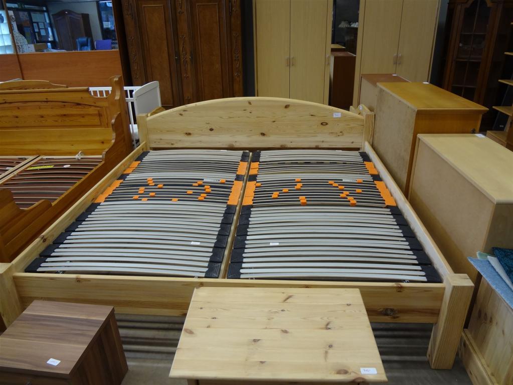 (20029) Bett, 150,- €