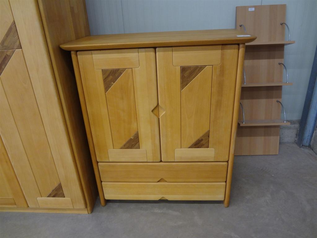 (20057) Kommode, 120,- €