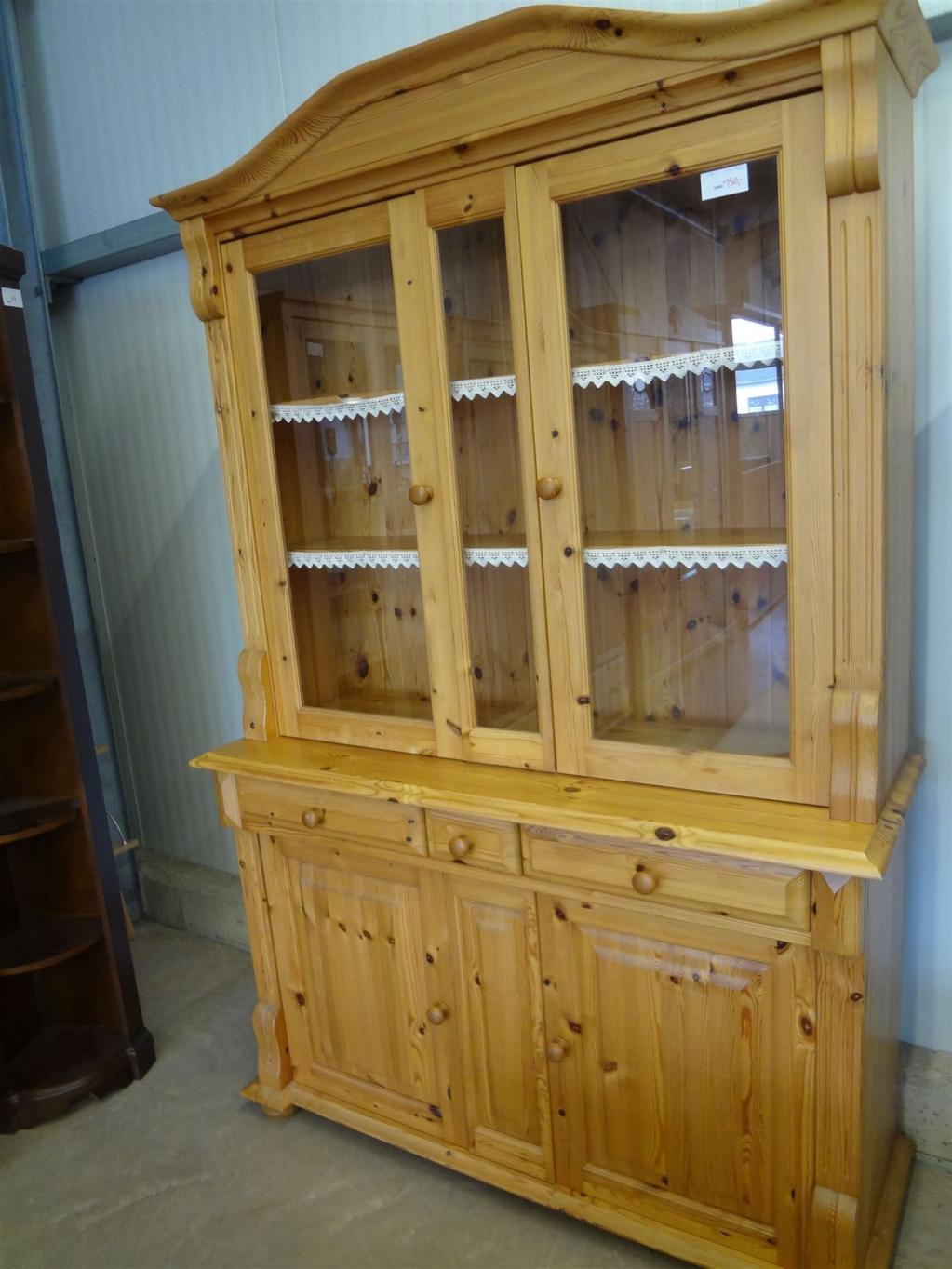 (20085) Vitrinenschrank, 150,- €