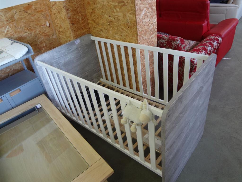 (19929) Kinderbett, 50,- €