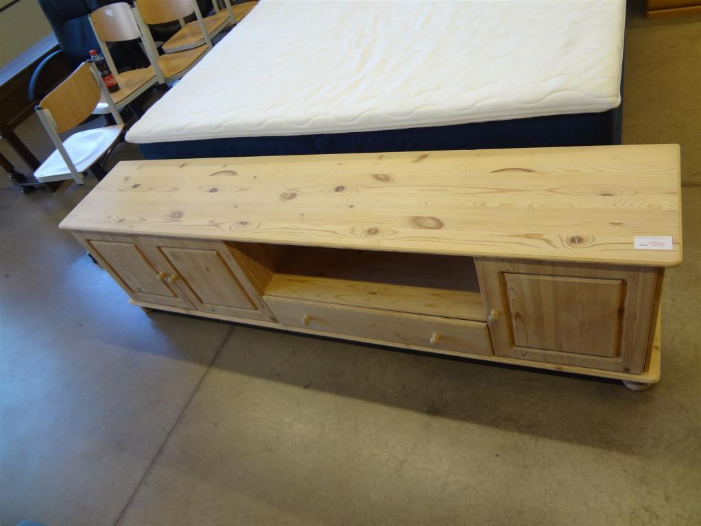 (20191) TV-Schrank, 120,- €