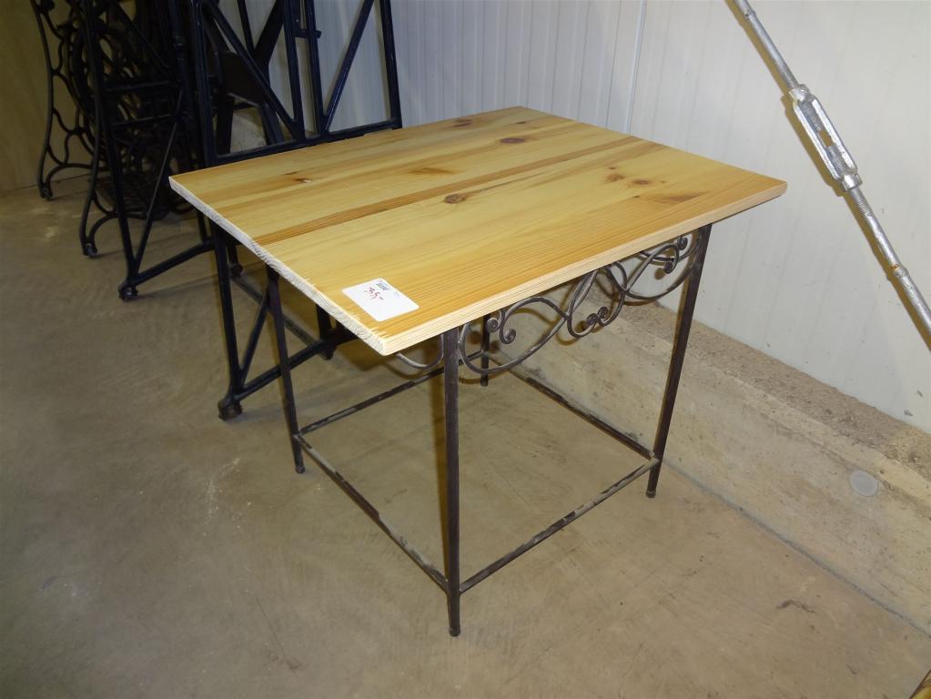 (20230) Tisch, 35,- €