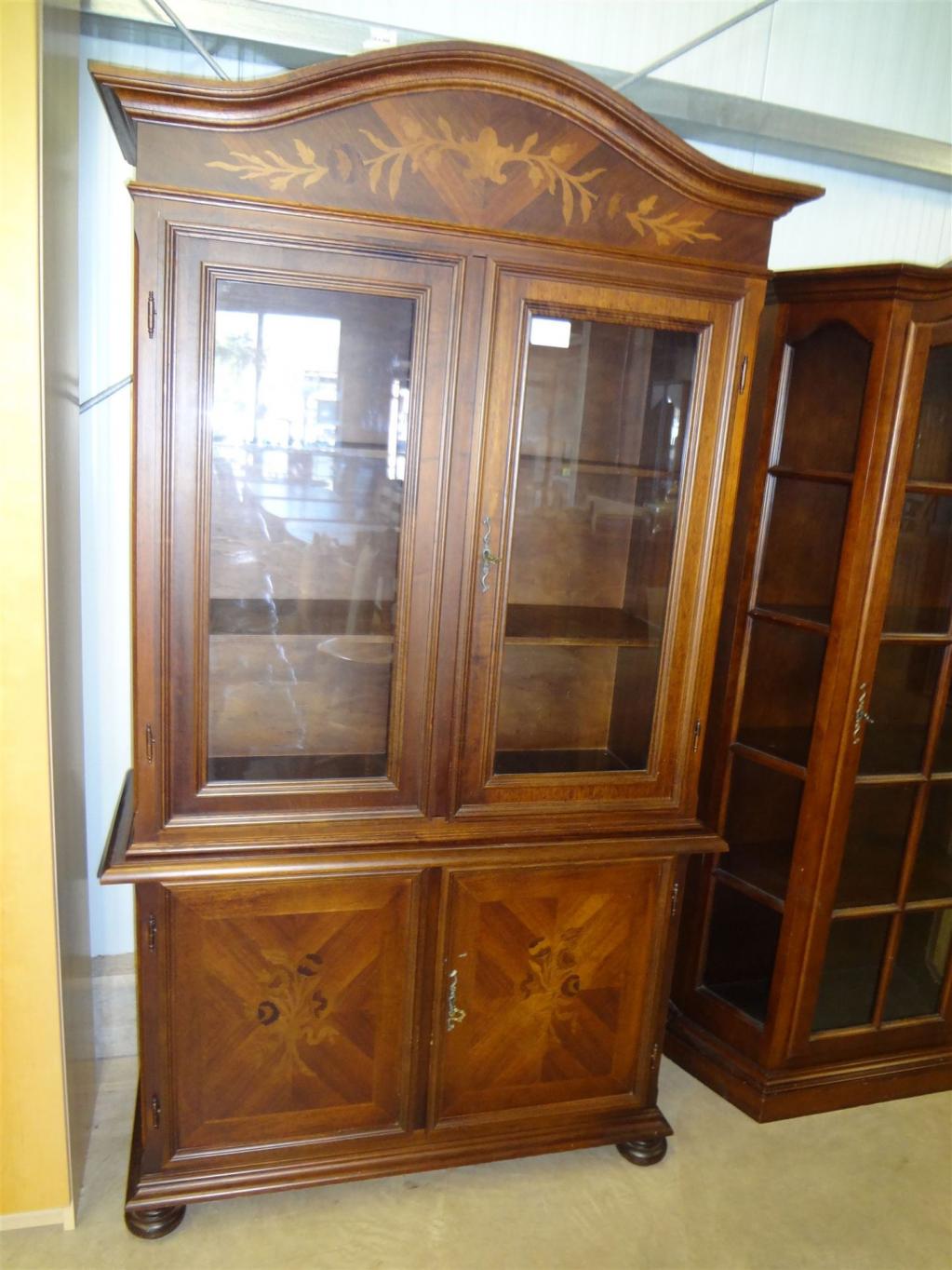 (20240) Vitrinenschrank, 150,- €