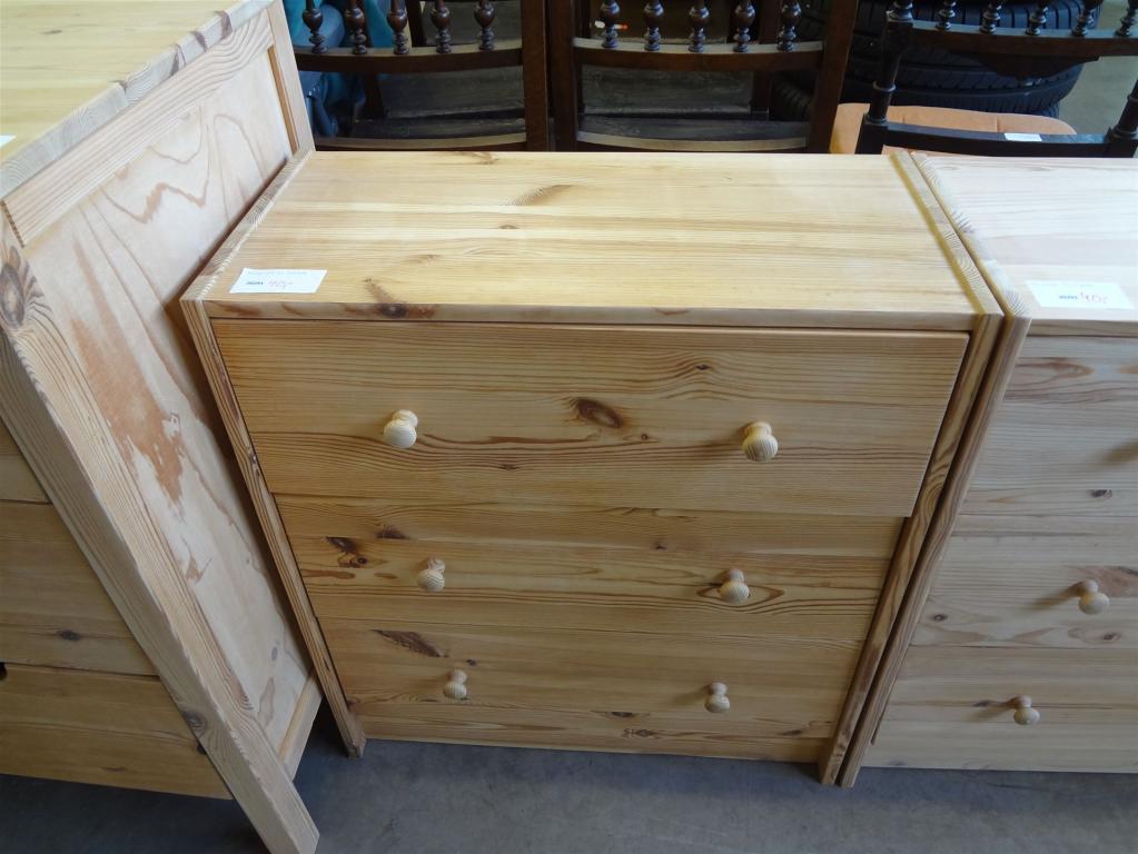 (20291) Kleine Kommode, 40,- €