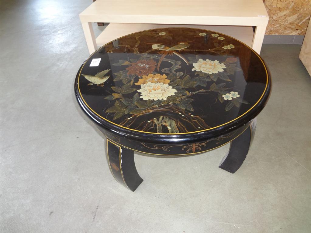 (20400) Couchtisch China, 80,- €