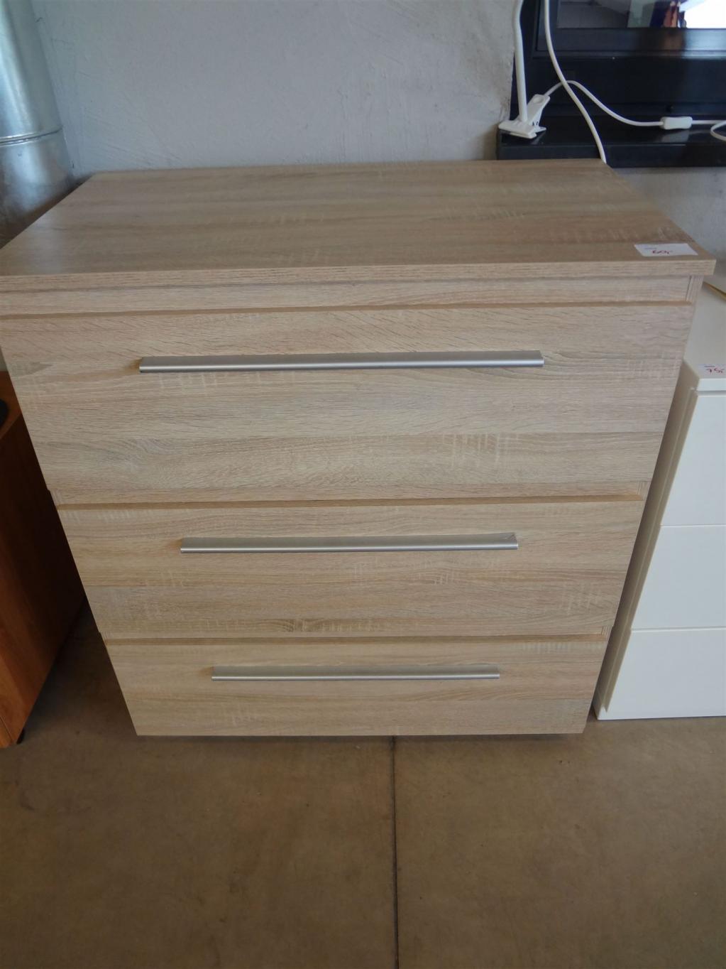 (20450) Kommode, 60,- €