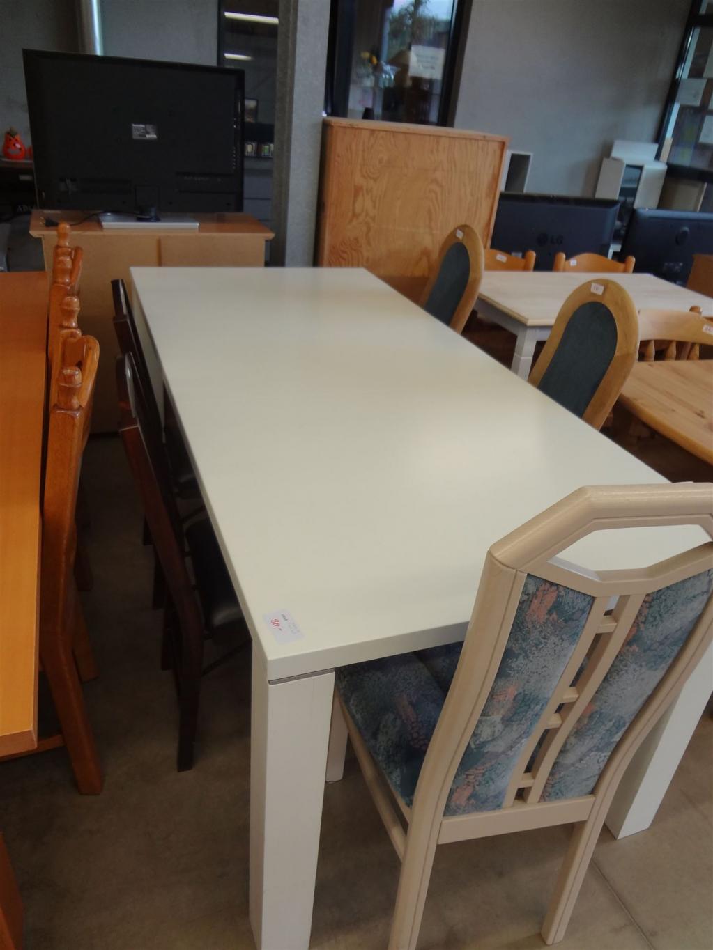 (19618) Tisch weiß, 90,- €