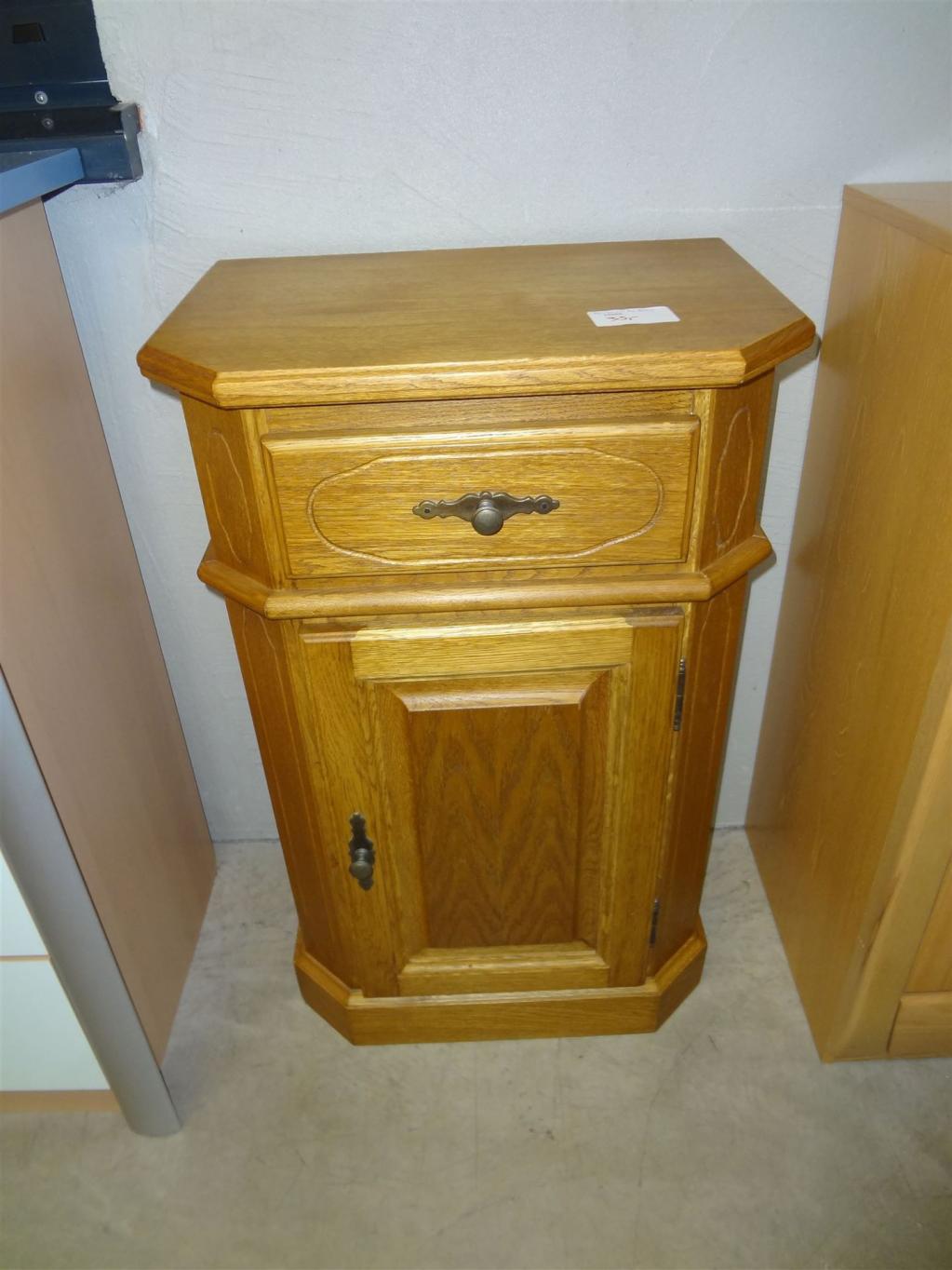 (19699) Schränkchen, 35,- €