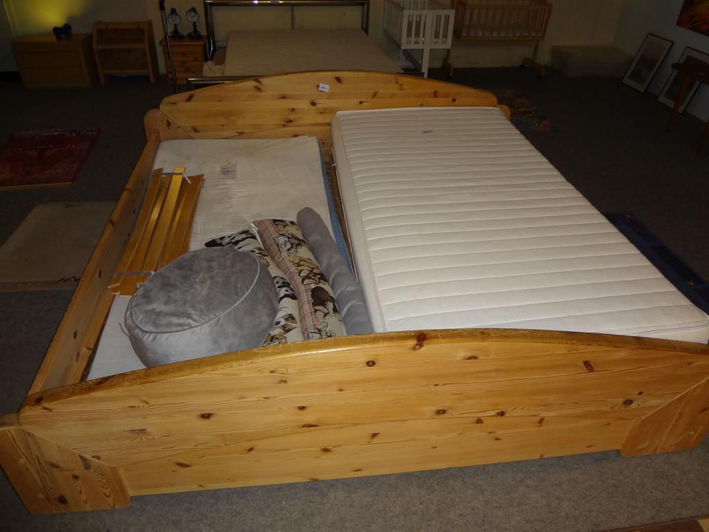 (10W) Doppelbett, 120,- €