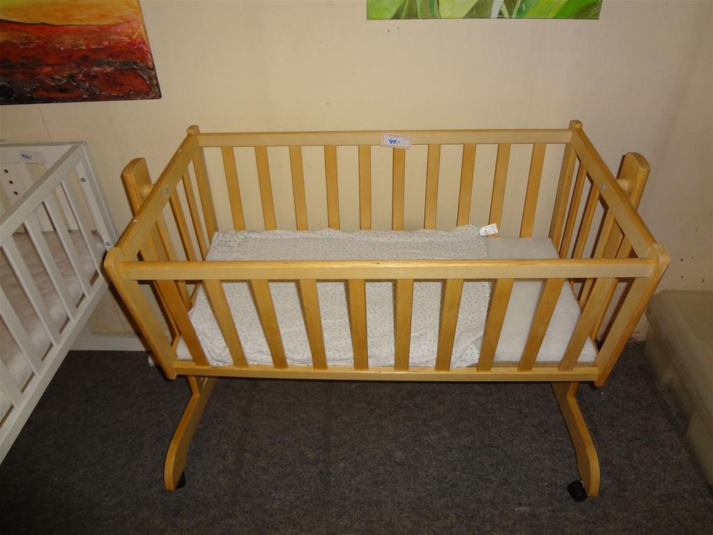 (21W) Babybett, 40,- €