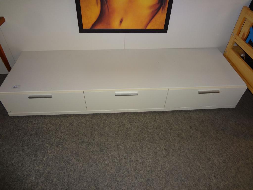 (23W) Lowboard, 30,- €