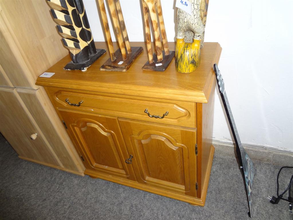 (28W) Kommode, 40,- €