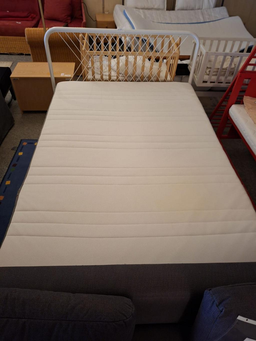 (W76) Bett, 130,- €