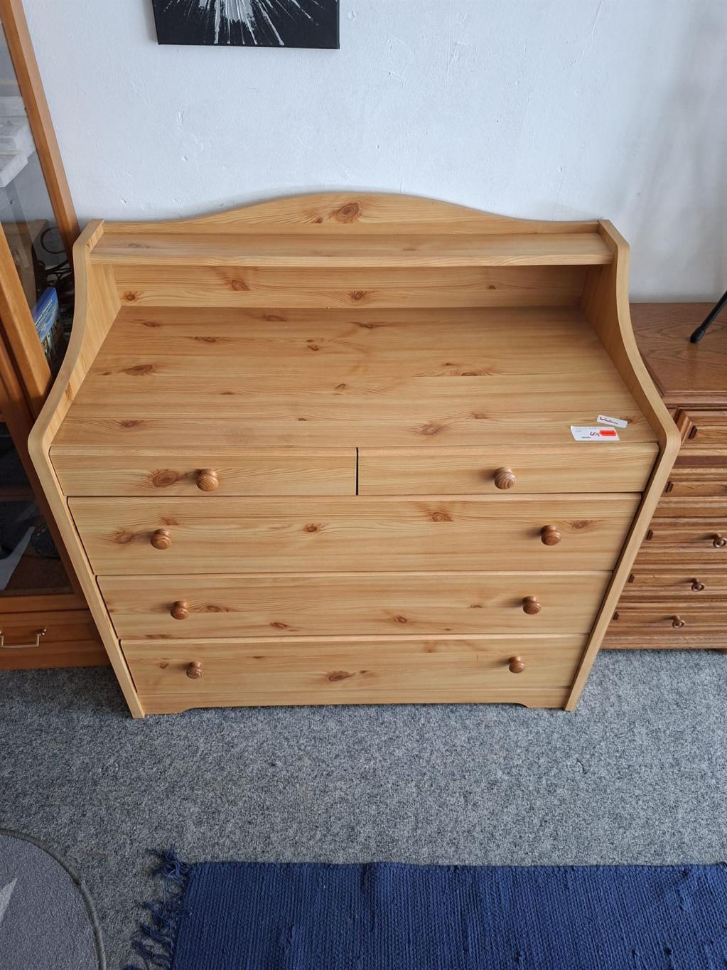 (W97) Kommode, 60,- €