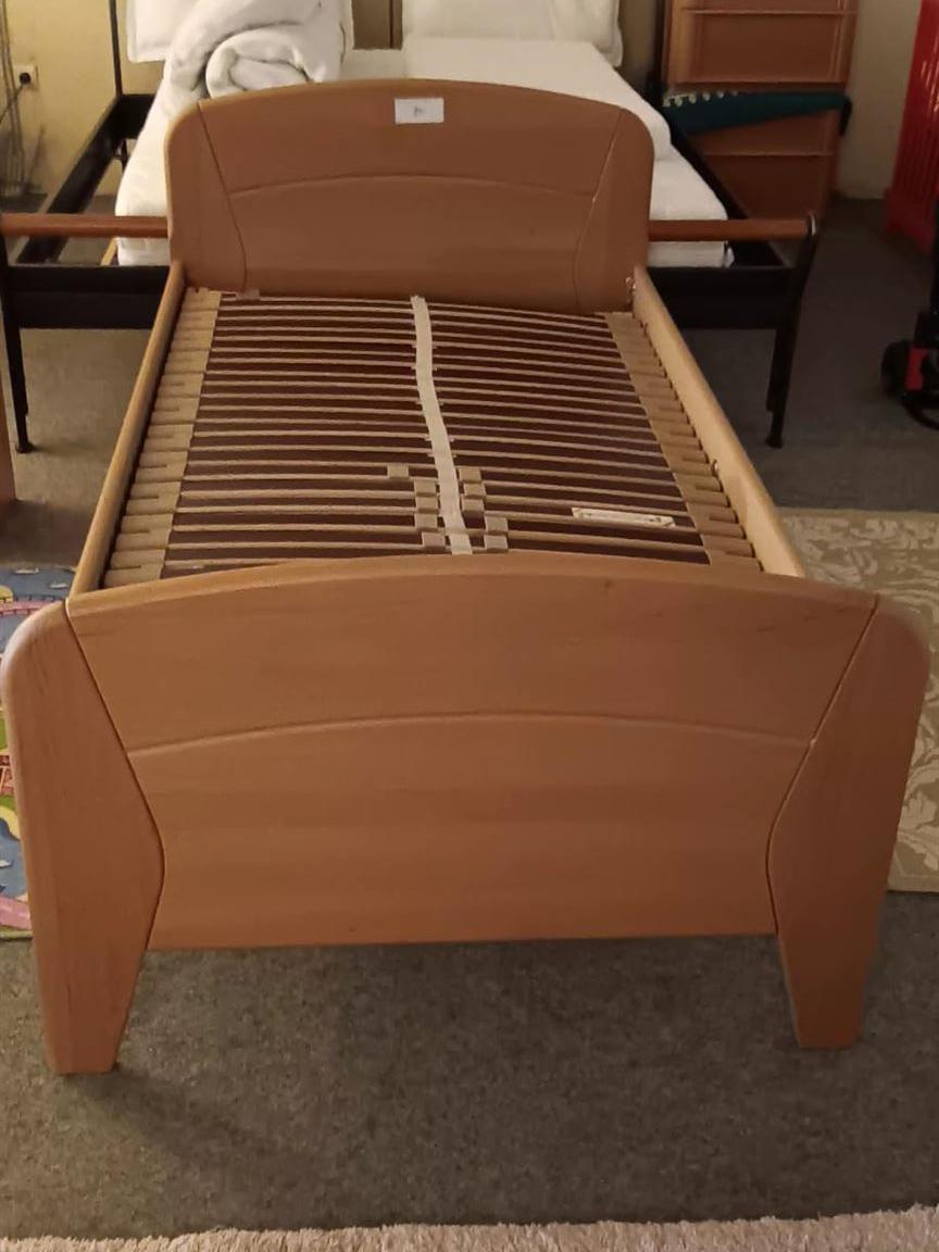 (W105) Einzelbett, 90,- €