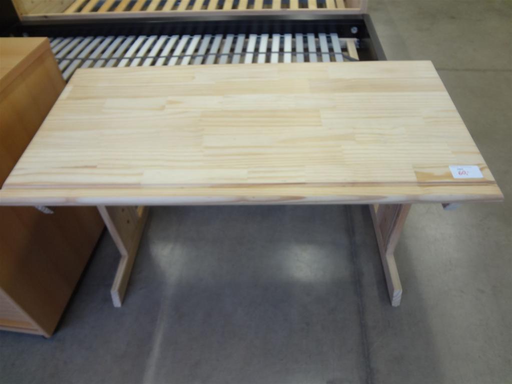 (W39) Schreibtisch, 45,- €