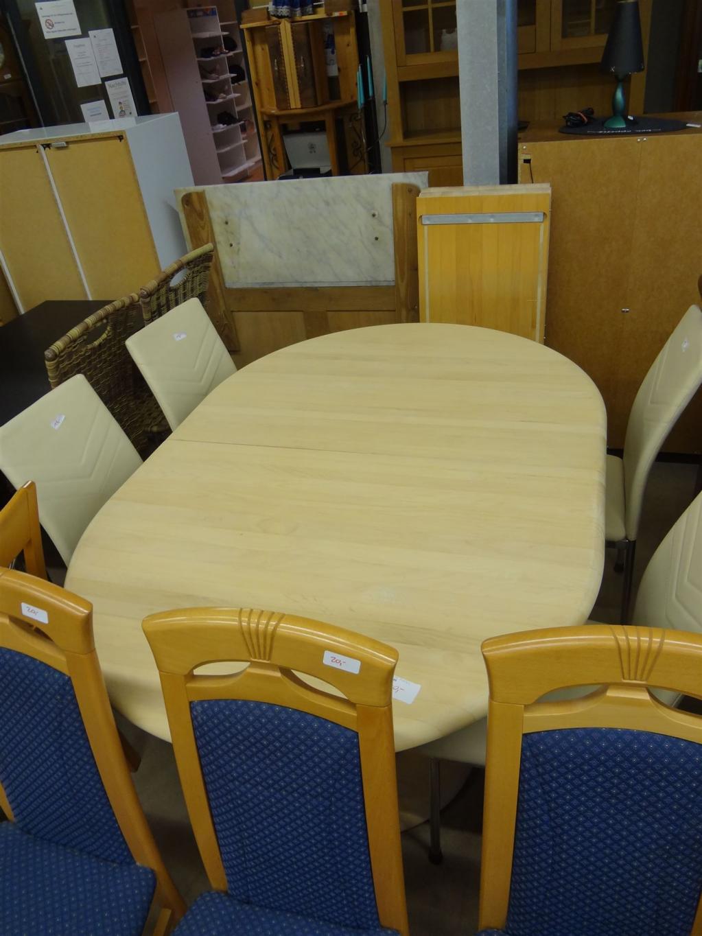 (W58) Esstisch, 200,- €