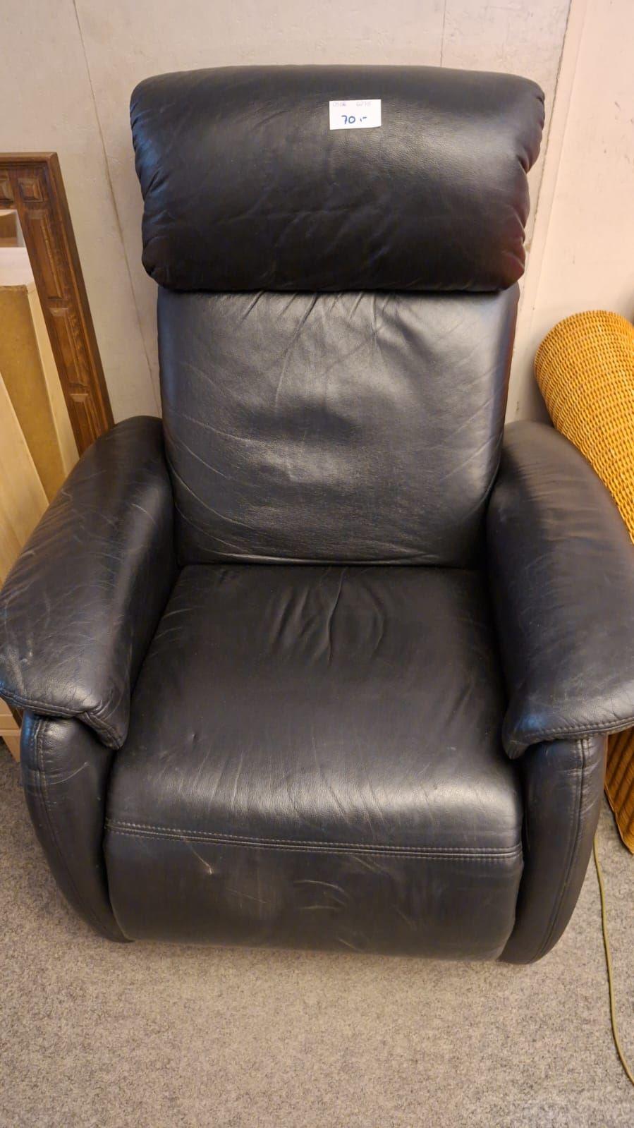 (W75) Sessel, 70,- €